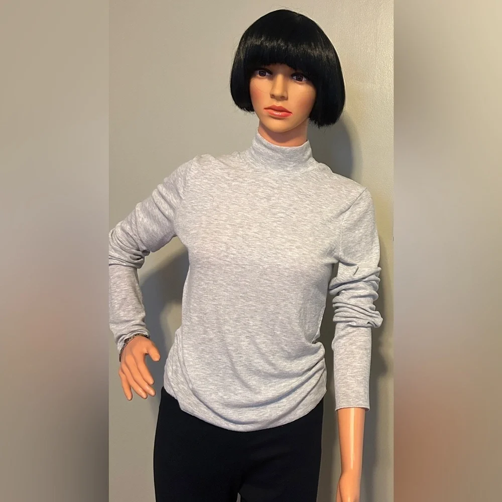 Abercrombie & Fitch Light Gray Long Sleeve Top - Picture 2 of 4